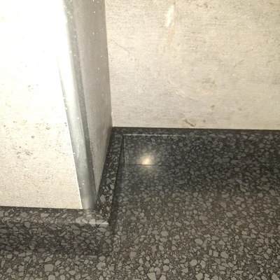 Столешница в ванной комнате из искусственного камня Staron QM289
